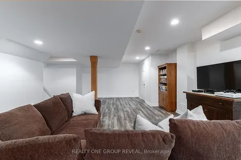 37 Wetherburn Drive Whitby ON L1P 1M7