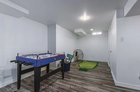 37 Wetherburn Drive Whitby ON L1P 1M7