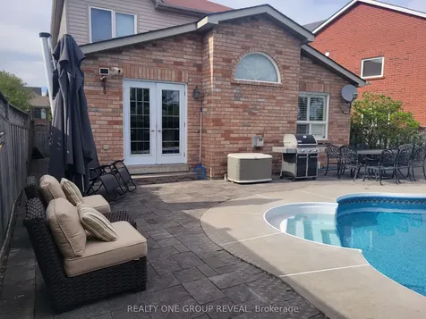 37 Wetherburn Drive Whitby ON L1P 1M7
