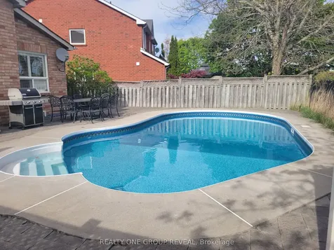 37 Wetherburn Drive Whitby ON L1P 1M7