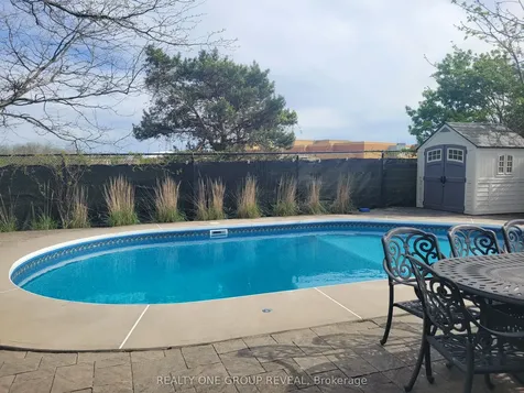 37 Wetherburn Drive Whitby ON L1P 1M7