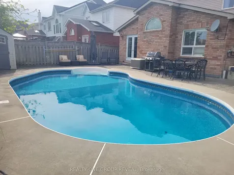 37 Wetherburn Drive Whitby ON L1P 1M7
