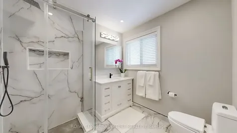 1256 Dartmoor Street Oshawa ON L1K 2K2