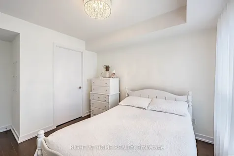 8 Trent Avenue Toronto ON M4C 0A6