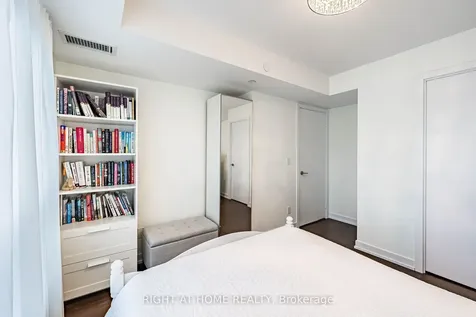 8 Trent Avenue Toronto ON M4C 0A6
