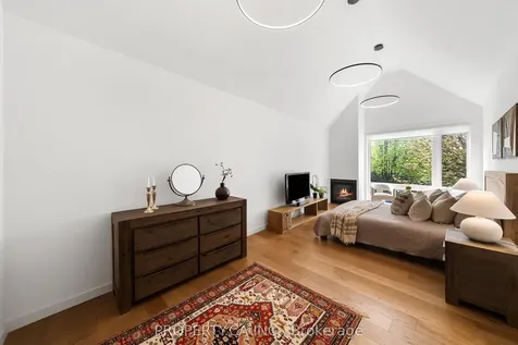 9 Maughan Crescent Toronto ON M4L 3E4