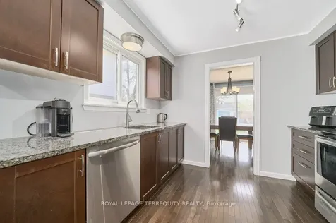 798 Greenbriar Drive Oshawa ON L1G 7J6