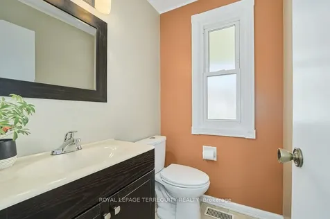 798 Greenbriar Drive Oshawa ON L1G 7J6