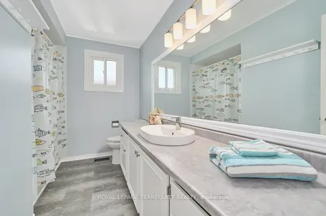 798 Greenbriar Drive Oshawa ON L1G 7J6