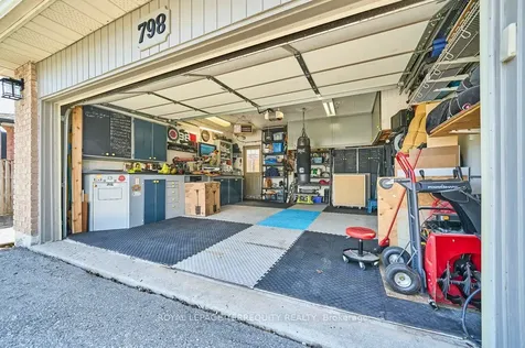 798 Greenbriar Drive Oshawa ON L1G 7J6