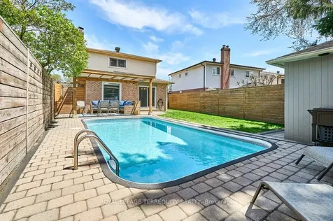 798 Greenbriar Drive Oshawa ON L1G 7J6