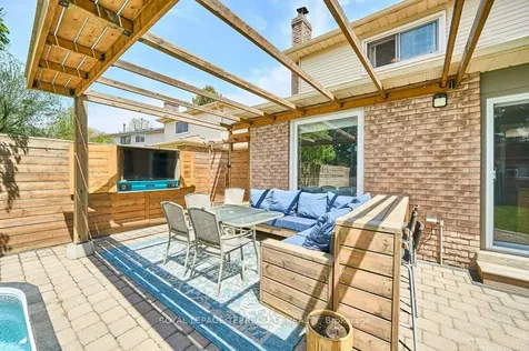 798 Greenbriar Drive Oshawa ON L1G 7J6