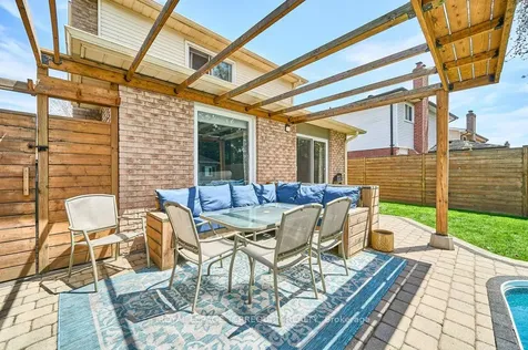 798 Greenbriar Drive Oshawa ON L1G 7J6