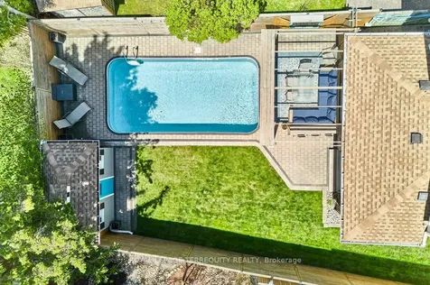 798 Greenbriar Drive Oshawa ON L1G 7J6