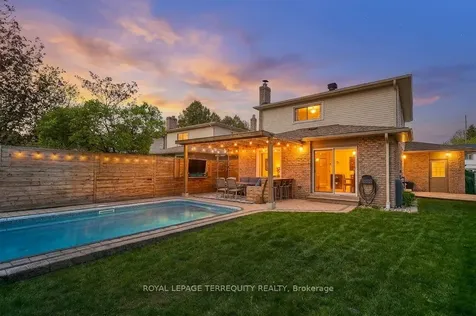 798 Greenbriar Drive Oshawa ON L1G 7J6