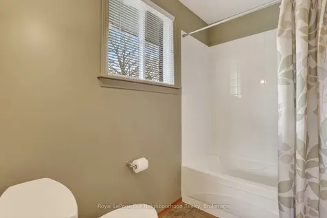 34 Brant Court Oshawa ON L1G 4M9