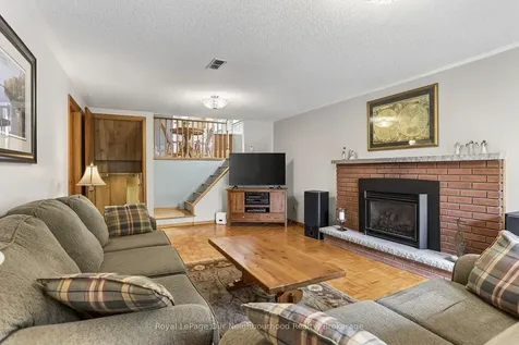 34 Brant Court Oshawa ON L1G 4M9