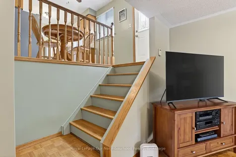 34 Brant Court Oshawa ON L1G 4M9