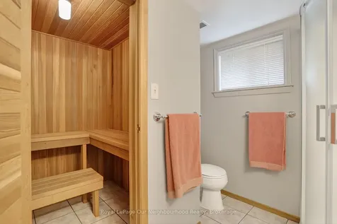 34 Brant Court Oshawa ON L1G 4M9