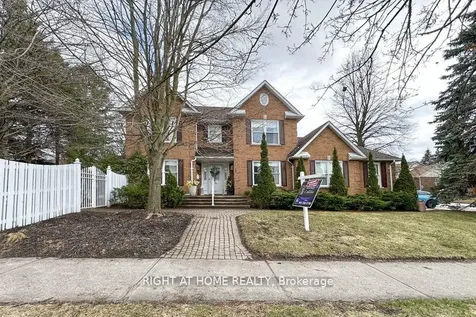 3 Hampstead Gate E Clarington ON L1E 1V2