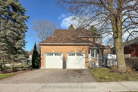 3 Hampstead Gate E Clarington ON L1E 1V2