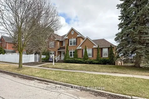3 Hampstead Gate E Clarington ON L1E 1V2