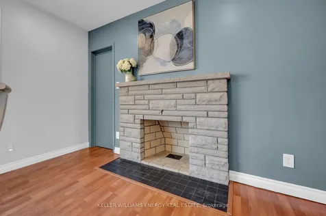 858 Swiss Heights Oshawa ON L1K 2A9