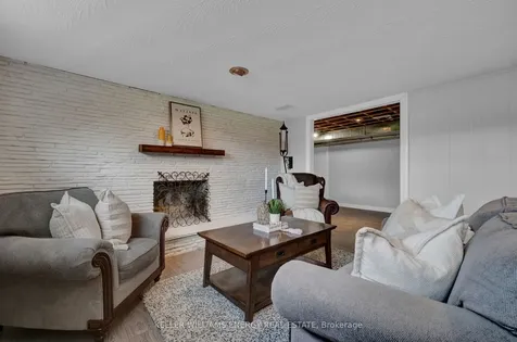 858 Swiss Heights Oshawa ON L1K 2A9
