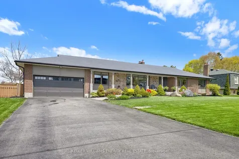 858 Swiss Heights Oshawa ON L1K 2A9