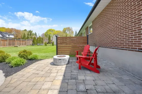 858 Swiss Heights Oshawa ON L1K 2A9
