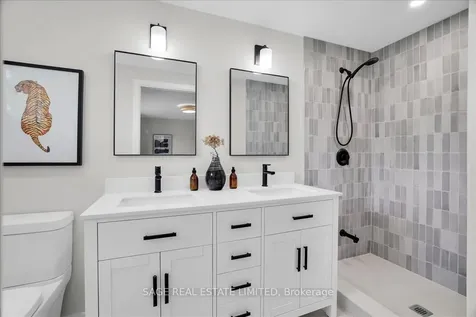 664 Breezy Drive Pickering ON L1W 2X3