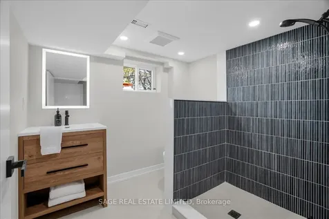 664 Breezy Drive Pickering ON L1W 2X3