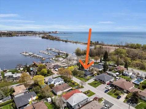 664 Breezy Drive Pickering ON L1W 2X3