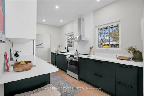 664 Breezy Drive Pickering ON L1W 2X3