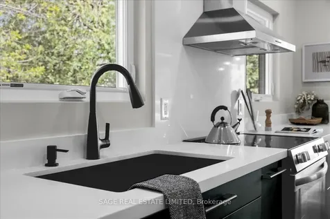 664 Breezy Drive Pickering ON L1W 2X3