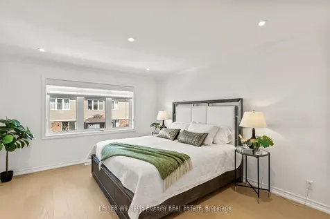 33 Tabaret Crescent Oshawa ON L1L 0G5