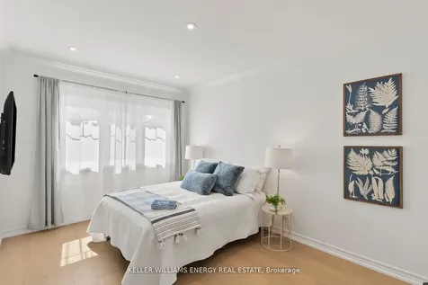 33 Tabaret Crescent Oshawa ON L1L 0G5