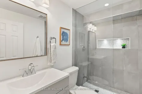 33 Tabaret Crescent Oshawa ON L1L 0G5