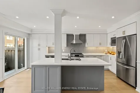 33 Tabaret Crescent Oshawa ON L1L 0G5