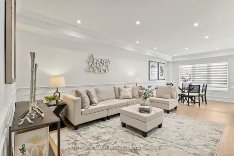 33 Tabaret Crescent Oshawa ON L1L 0G5