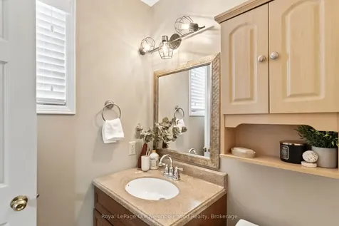 61 Fry Crescent Clarington ON L1C 4Y3