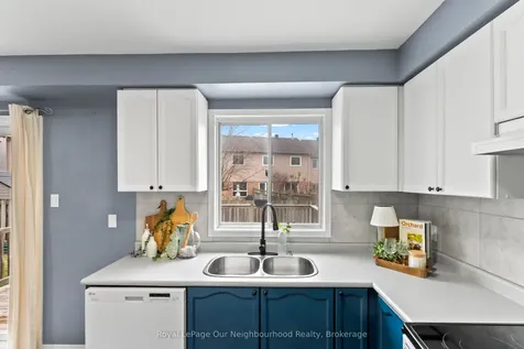 61 Fry Crescent Clarington ON L1C 4Y3