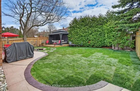 84 Silverbirch Place Whitby ON L1R 1X5