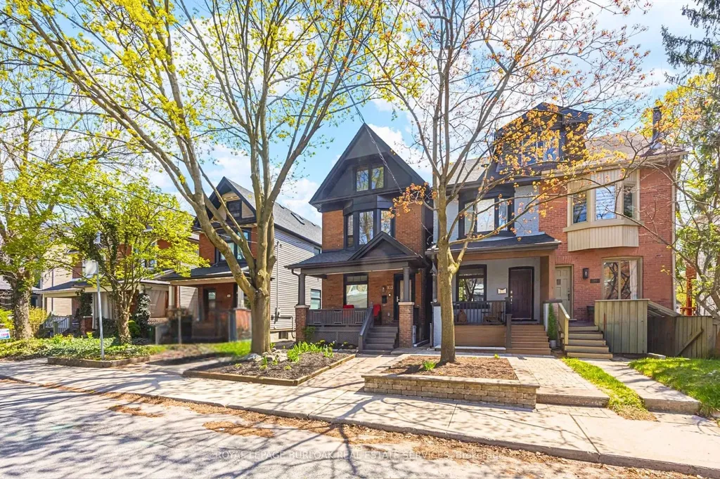 103 Harcourt Avenue Toronto ON M4J 1J3