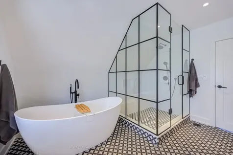 103 Harcourt Avenue Toronto ON M4J 1J3