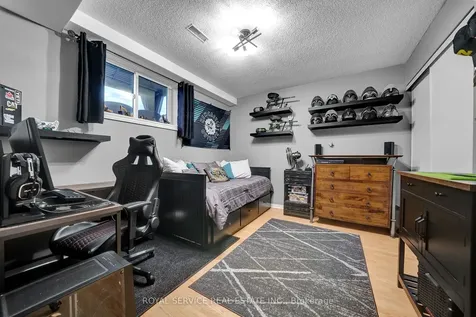 6 Goodwin Avenue Clarington ON L1C 4Z4