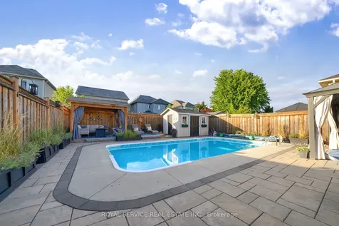 6 Goodwin Avenue Clarington ON L1C 4Z4