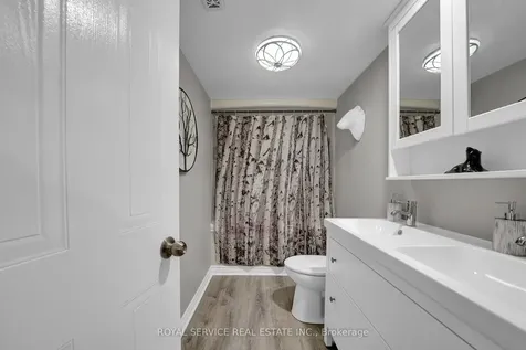 6 Goodwin Avenue Clarington ON L1C 4Z4