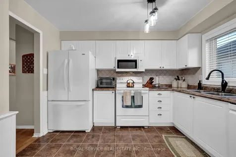 6 Goodwin Avenue Clarington ON L1C 4Z4