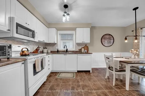 6 Goodwin Avenue Clarington ON L1C 4Z4